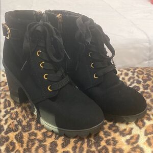 Stylish Black Ankle Boots Size 6 from Shein